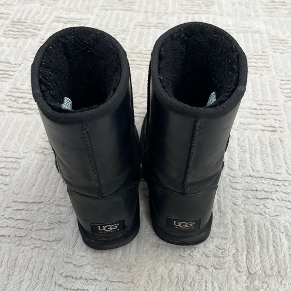UGG Australia Women's Classic Short Boots, black leather, size 8 - Picture 5 of 16